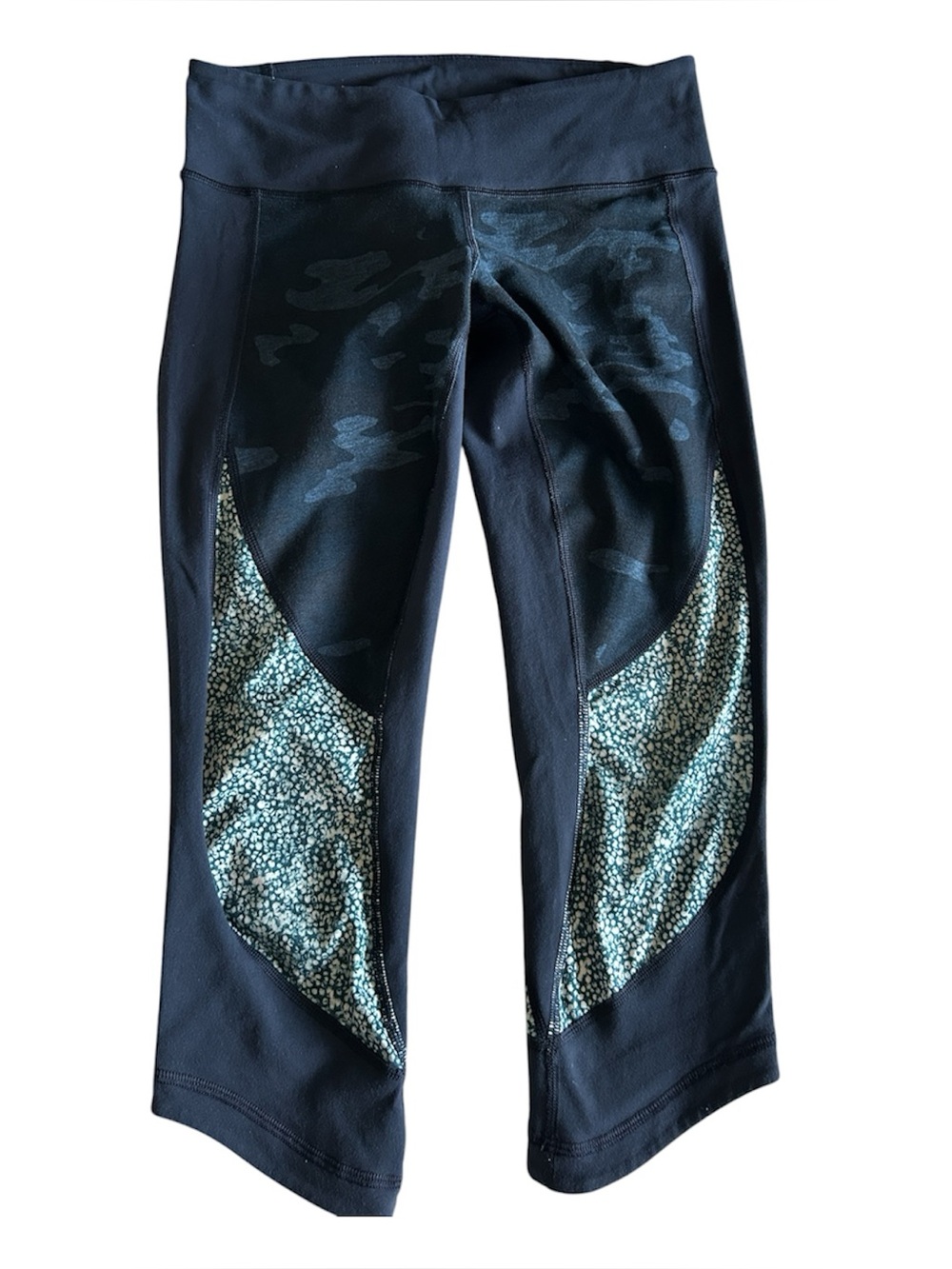 Lululemon Wunder Under Crop Sashiko Blue and Black Camo Leggings Size 6 - Picture 2 of 8